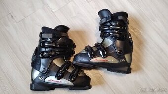 Lyžařské boty Nordica 240-245