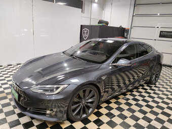 Sedan Tesla Model S Long Range Plus