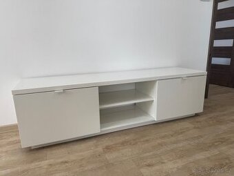Komoda / skříňka pod televizi