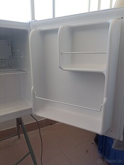 Prodám mini ledničku Philco PSL 40F Cube – 40 l