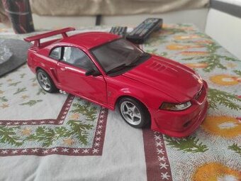 Ford Mustang SVT Cobra R Maito - 1