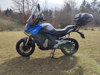 CF moto 650MT