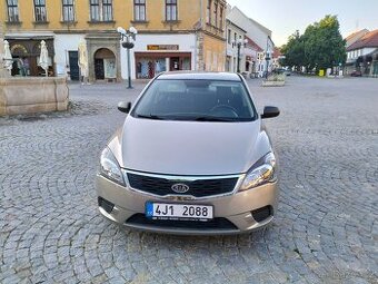 Kia ceed 1,6 benzín najeto 150000km