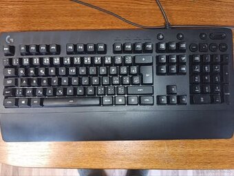 ⌨️ Logitech G213 Prodigy RGB herní klávesnice – výborný stav