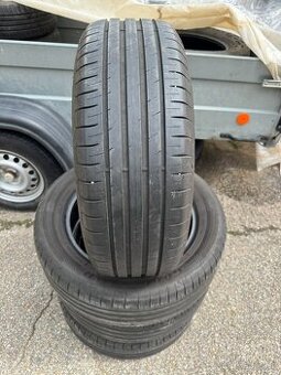 4ks 205/55/16 Goodyear 70% cena komplet 1800,-