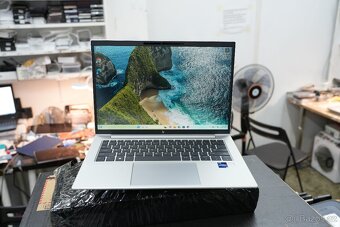 HP EliteBook 840 G10 Jako Nový - 1