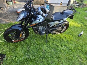 Prodám ktm duke 790