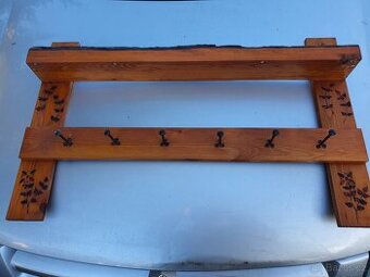 starý věšák z chalupy 1960