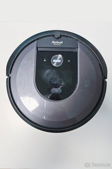iRobot Roomba i7 – výborný stav + nová sada kartáčů a filtrů