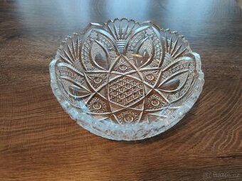 Mísy z broušeného skla, 3 kusy