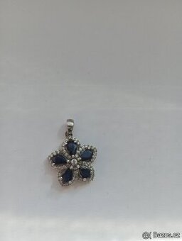 přívěšek se safíry ve stříbře (Ag) (nový)