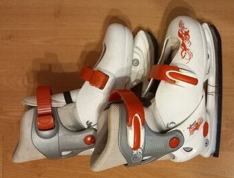 Prodám levně starší zachovalé zvětšovací brusle vel. 32-35