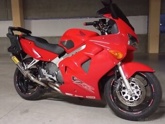 Honda vfr800 fi možná výměna