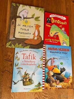 Maminka, Havran, Tafík, Dinosauři