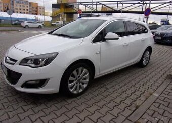 Opel Astra combi 1,7CDTi 96kW Cosmo nafta manuál 96 kw