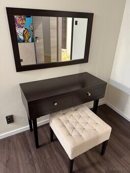 Stolek,zrcadlo,taburet