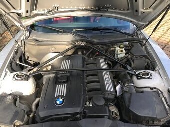 Vzpěra tlumičů BMW Z4 e85