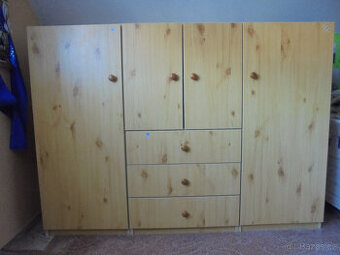 Skříňková sestava nejen do dětského pokoje SKVĚLE ÚLOŽNÁ