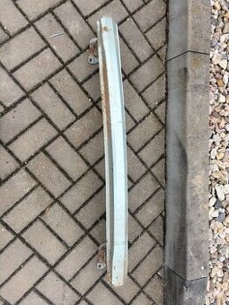 Škoda Fabia 2,výstuha zadního nárazníku