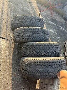 Zimní pneu 255/60/18 Michelin R18