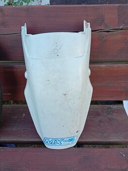 Yamaha DT 125 r zadní blatník.