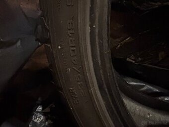235/40/19