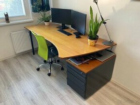 Kancelářský stůl, mobilní kontejner a židle - 1