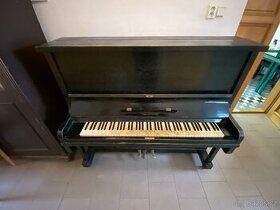 Starý klavír
