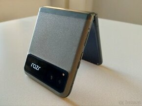 Motorola RAZR 40, 8GB/256GB

