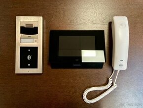 2N IP videotelefon - sada s LCD Touch a kamerou