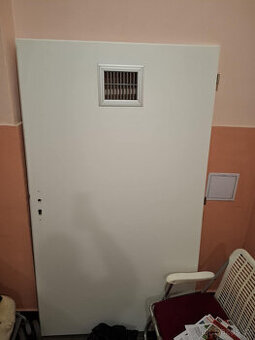 Prodej dřevěných dveří, protipožárních dveří a topení
