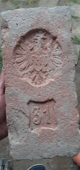 Historické cihly se znaky
