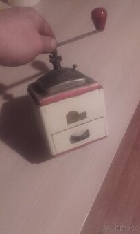2krat mlýnek na kávu - 1