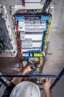 Elektrikář | Německo | I bez jazyka | Od 2970 € čistého