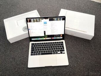 MacBook Air 13 palců M2 8 GB RAM 256 ssd