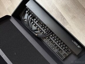 Klávesnice ROG Strix Flare