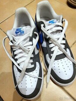 Nike juniorské velikost 40,5 3 x nošené - 1
