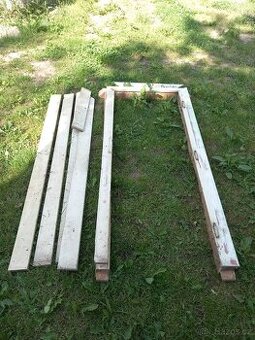 Bytelný trámový rám + dveře 70cm.