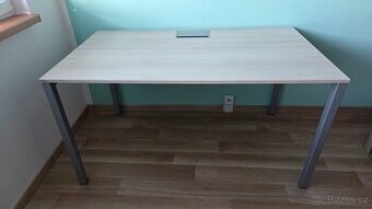 Psací stůl / Kancelářský stůl 138 x 80