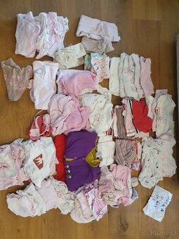 Balík oblečení pro holčičku (0-6m)