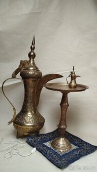 Orientalní lampa velká, stolek a malá lampa