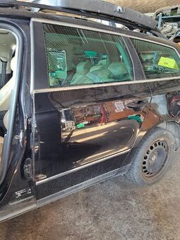 VW Passat B6 combi LZ dveře černá LC9X