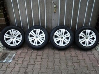 Komplet Zimní Sada Pirelli +Poklice205/60/16 ET 48 5X112