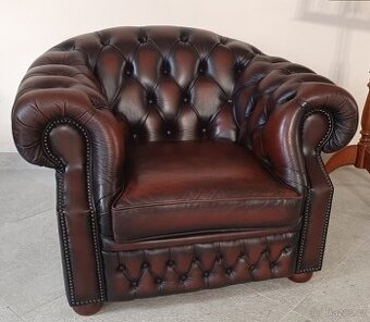 Kožené, Chesterfield křeslo. originál Centurion.