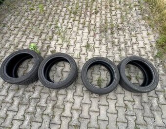 225/45 R17