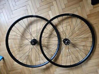 Zapletená BOOST kola 29" MTB Tubeless Ready Javax  WD-255