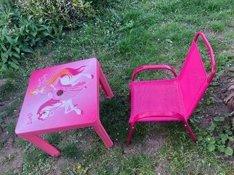 Dětský stolek a židle