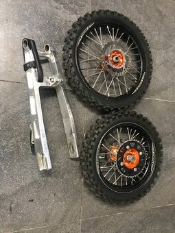 Ktm sx 50 prodloužená kyvná vidlice/kola 12/14