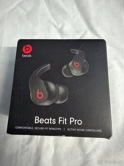 Apple Beats Fit Pro bezdrátová sluchátka černá