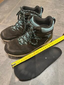 Vyšší chlapecké kotníkové boty vel. 32